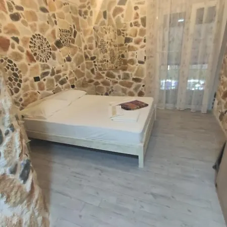 Malvina Kallithea (Chalkidiki)