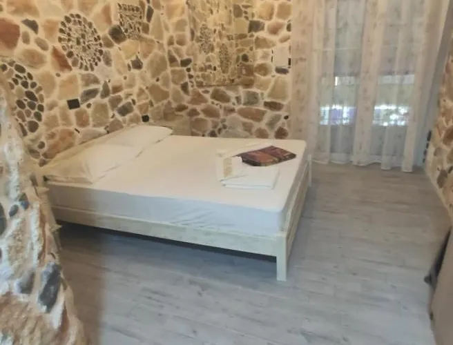 Malvina Kallithea (Chalkidiki)